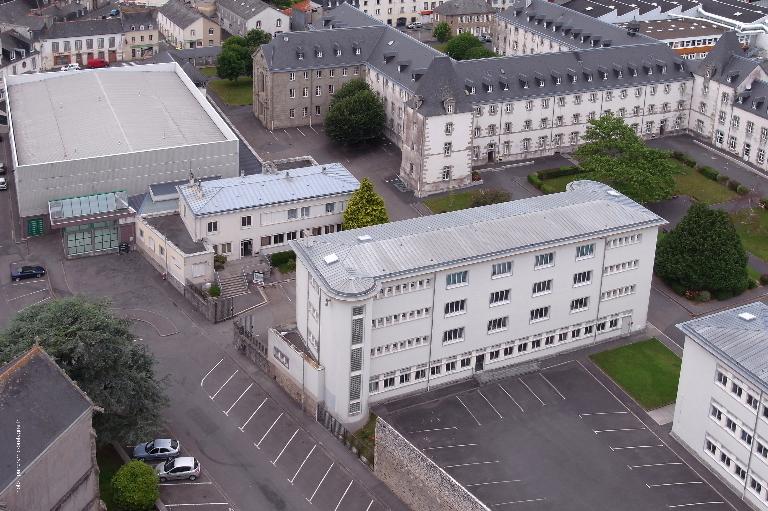 Salle omnisports, place de l'église Saint-Houardon (Landerneau)