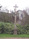Croix monumentale, promenade Jules Revert (Dol-de-Bretagne)