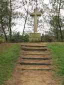 Croix monumentale, dite Croix des parachutistes, Pinieux (Sérent)