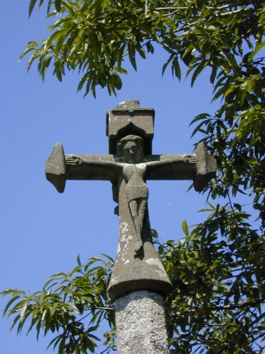 Croix monumentale, à l'est de Bodivy (Sizun)
