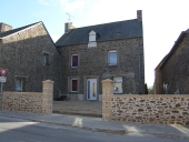 Maison, rue de la Source (Saint-Guinoux)