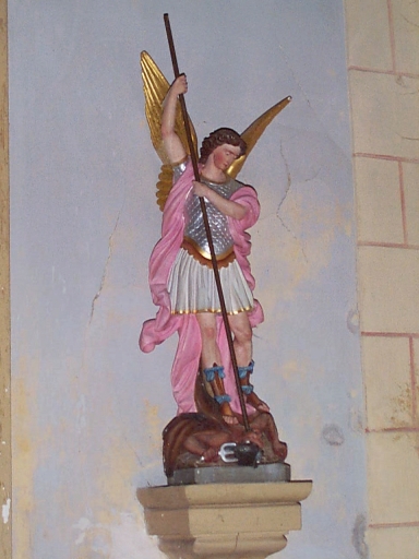 Statue (petite nature) : saint Michel