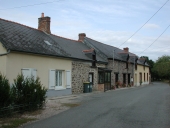 Alignement de maisons, Coulon (Montfort-sur-Meu)