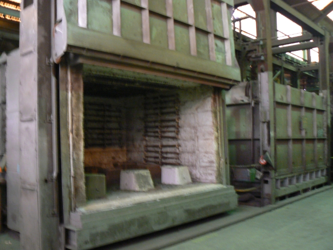 Machine à convertir (four de traitement thermique)