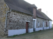 Alignement de maisons, impasse du Bourg (Chelun)