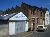 Usine de chaussures Lebouc, puis Brière, puis Lesongueur frères (usine de talons et de contreforts), actuellement théâtre Falgard, 5 rue Maupillé (Fougères)