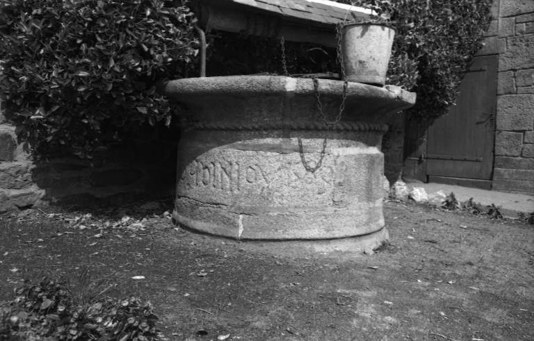 Puits, Lestraon (Plonévez-Porzay)