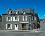 Maison, 6 rue Anatole Le Braz ; 10 rue Jeanne Jugan (Lanhélin fusionnée en Mesnil-Roc'h en 2019)