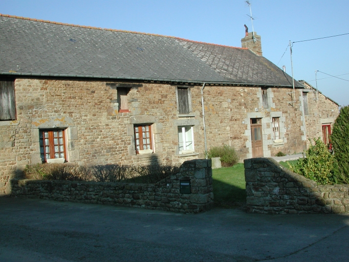 Ferme, rue des Ruelles (Sens-de-Bretagne)