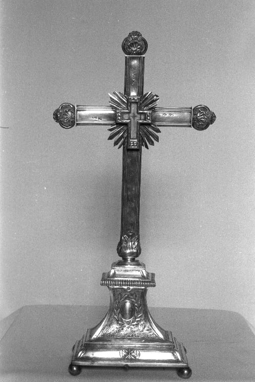 Croix-reliquaire, église paroissiale de la Nativité de la Vierge (Les Fougerêts)