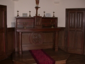 Autel, tabernacle et 2 degrés d'autel