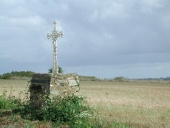 Croix de chemin, près de la Rousselais (La Chapelle-de-Brain)