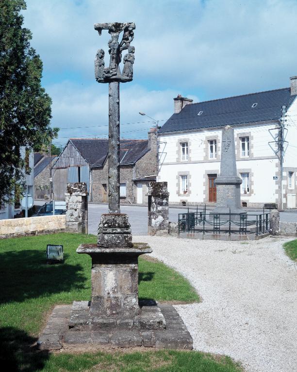 Calvaire, rue Jean Le Bris (Locmalo)