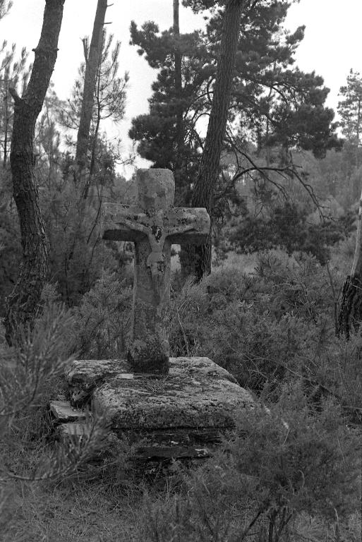 Croix de chemin du Bonhomme Guillaume, à l'ouest du Gravier (Malansac)