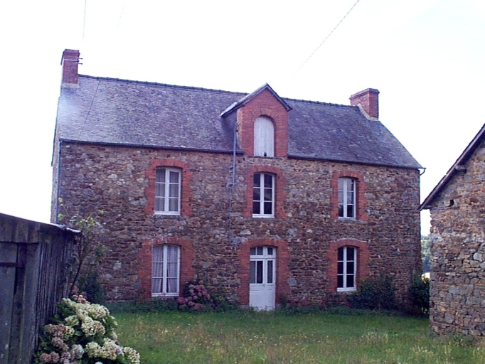 Maison, Quéneleuc (Saint-Malo-de-Phily)