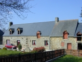 Alignement de trois logis, la Labourais (Cuguen)