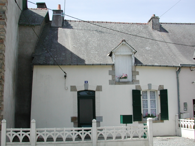 Maison, 6 rue Marcellin Champagnat (Bains-sur-Oust)