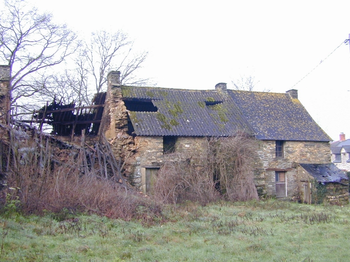 Alignement de quatre maisons, la Guérinais (Pipriac)