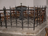 Clôture des fonts baptismaux