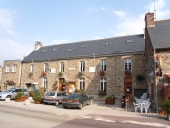 Maison, actuellement mairie et logements, place du Centre (Lézardrieux)