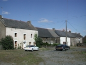 Alignement de maisons, la Posnière (Sainte-Marie)