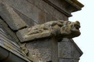 Décor d'architecture : 4 gargouilles, 4 crossettes