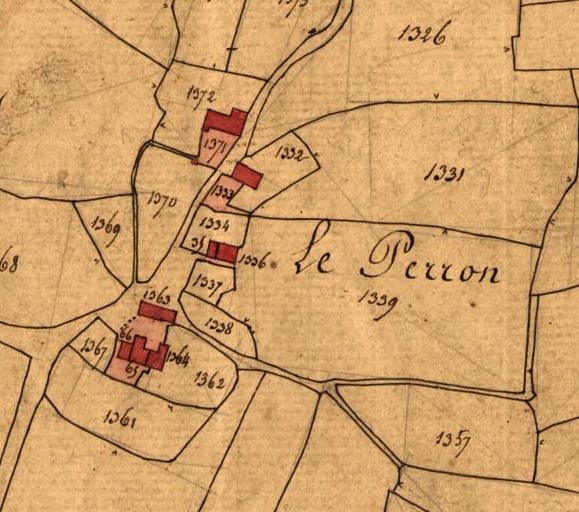 Maison 1, alignement de trois logis, le Perron (Créhen)