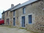 Alignement de deux fermes, la Hurlais (Sens-de-Bretagne)