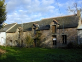 Alignement de logis, Belleperche (Sixt-sur-Aff)