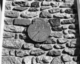 Ensemble de deux cadrans solaires