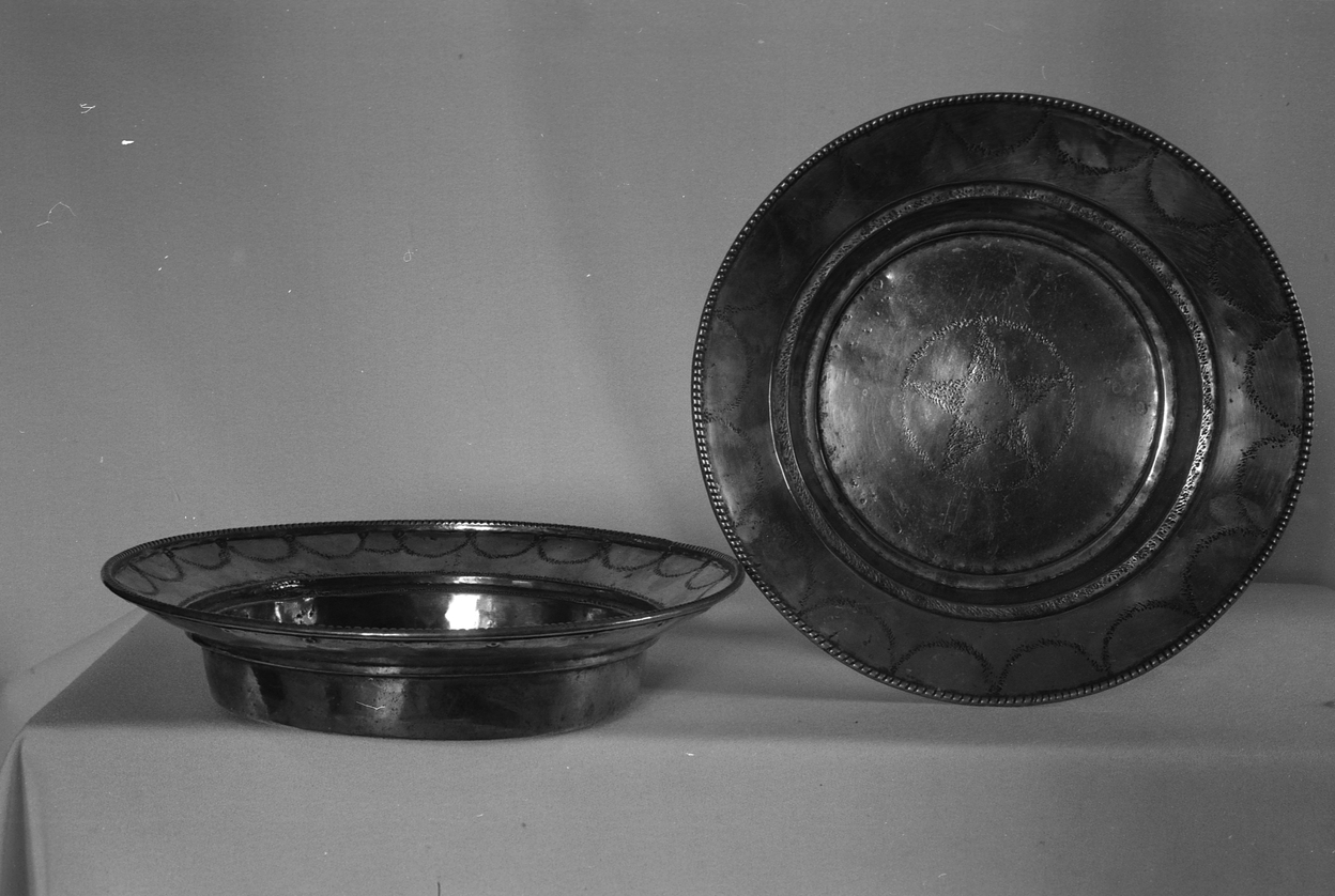 Plat (2), église paroissiale Saint-Pierre, Saint-Paul (Malguénac)