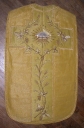 Ornement doré 1 : chasuble et manipule