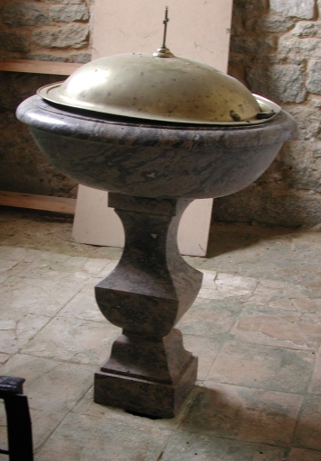 Fonts baptismaux (Lanhélin fusionnée en Mesnil-Roc'h en 2019)