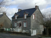 Maison, 103 rue de la Libération (Saint-Pierre-de-Plesguen fusionnée en Mesnil-Roc'h en 2019)