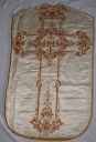Ornement blanc 1 : chasuble, bourse de corporal, étole, manipule, voile de calice