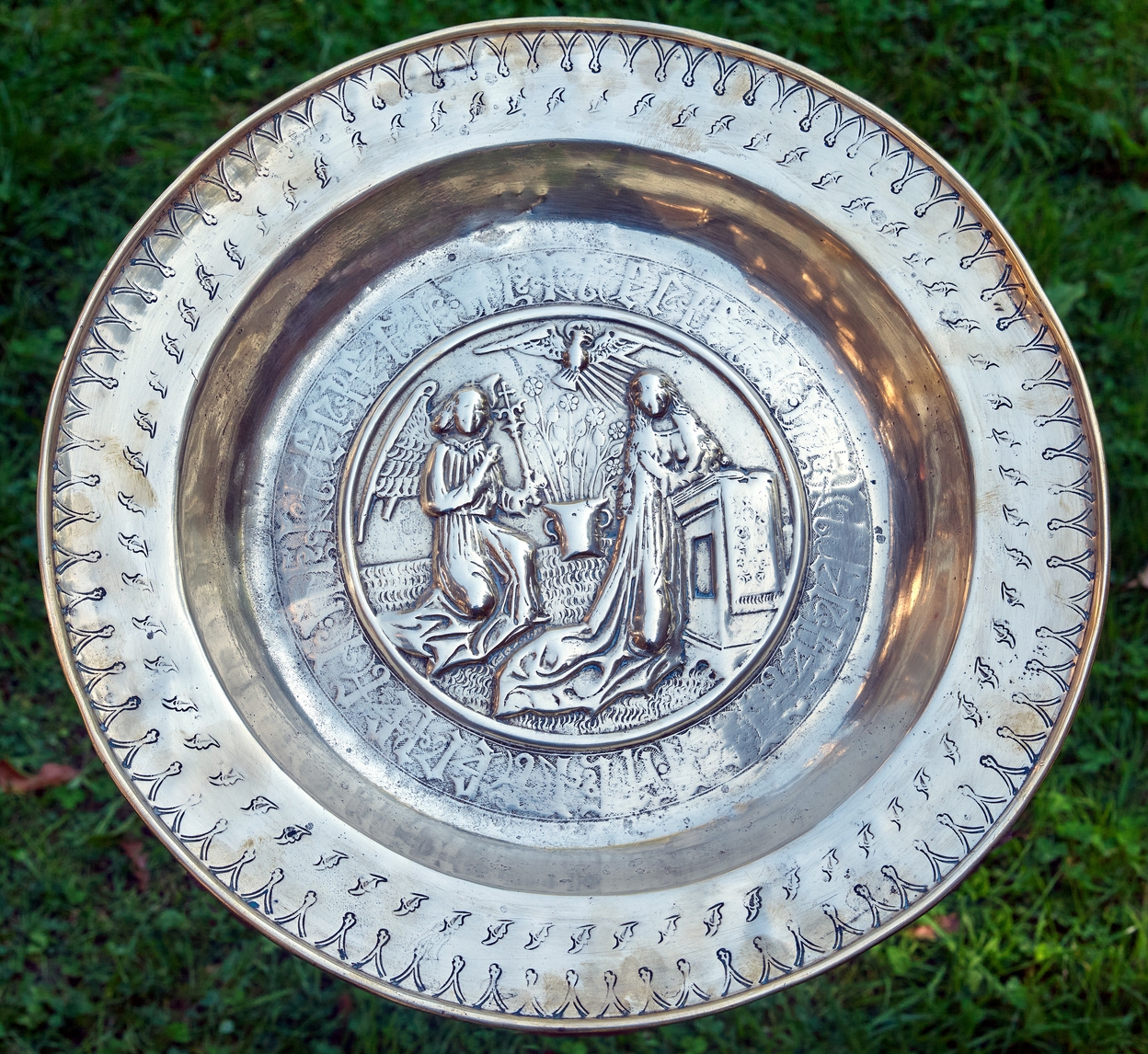 Plat de quête : Annonciation, église de la Sainte-Trinité (Quimper, anciennement commune de Kerfeunteun)