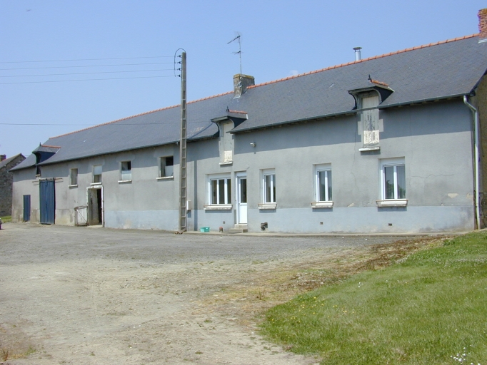 2ème ferme, Souvenel (Montreuil-le-Gast)
