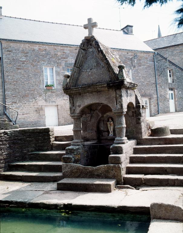 Fontaine de dévotion Saint-Brieuc, actuellement lavoir (Cruguel)