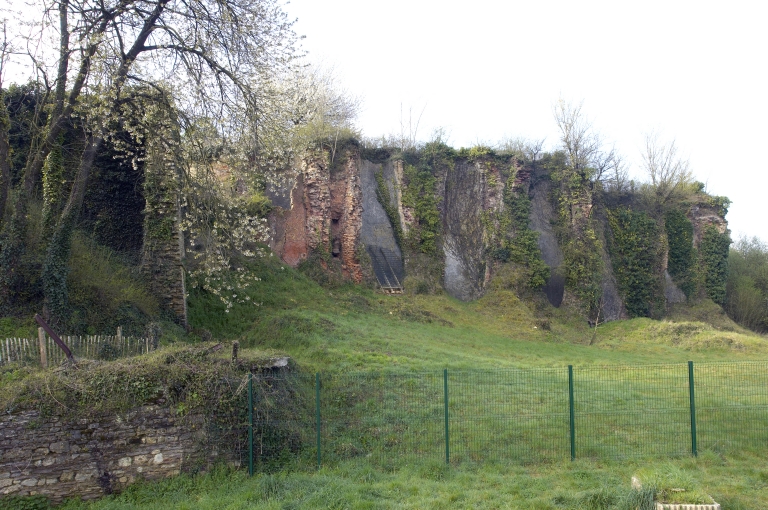 Usine de chaux dite les Grands Fours, les Fours du Patis Gérard ou les Fours de la Chaussairie (Chartres-de-Bretagne)
