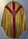 Ornement doré : chasuble, bourse de corporal, voile de calice