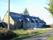 Alignement de deux maisons, le Madrid (Pipriac)
