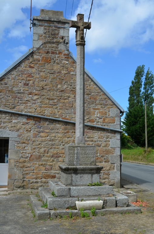 Croix de chemin, route de Rugwazhvin (Prat)