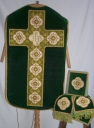 Ornement vert 1 : chasuble, bourse du corporal, étole, manipule, voile de calice