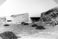 Casemate armée d'un canon de 37 mm Skoda (type 515 SK) (A 43 / 3), tourné vers l'Aber Benoît, Keravel-Brouennou (Landéda)