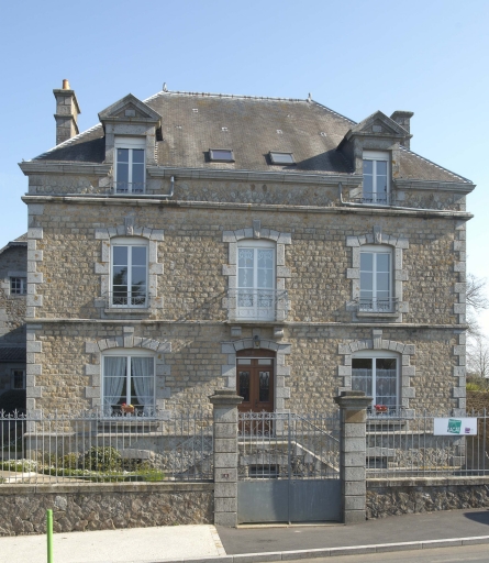 Maison, 4 rue du Rocher (Saint-Hilaire-des-Landes)