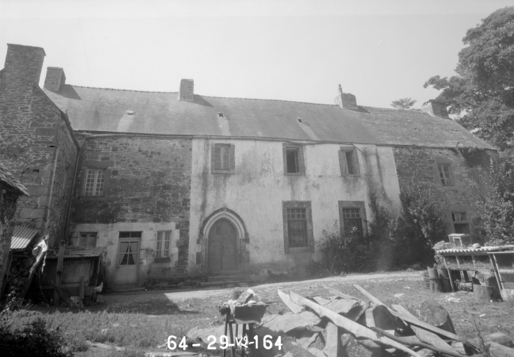 Manoir, Kercourtois (Carhaix-Plouguer)