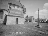 Croix monumentale, place de l'église (Cléden-Poher)
