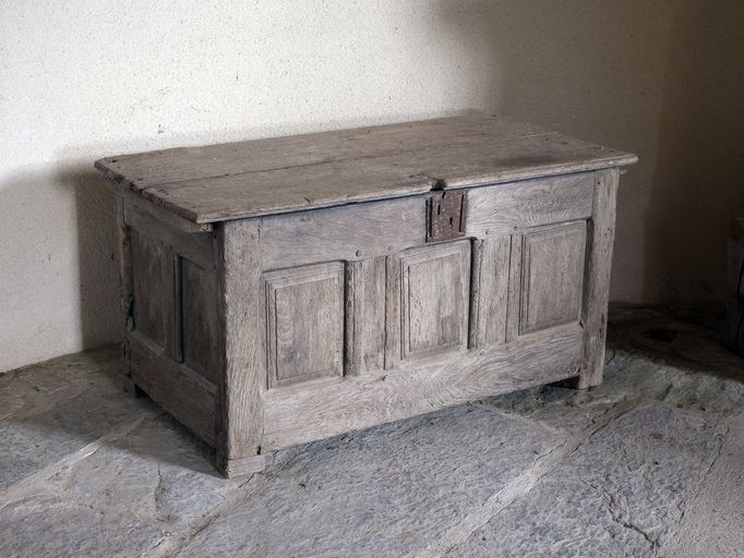 Coffre, chapelle Saint-Barnabé (Sérent)