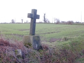 Croix de chemin, près du Launay Chartier (Cuguen)