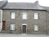 Maison, 12 place de l'église (Hédé)